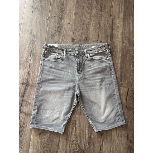 H&M Hybrid Slim Fit  Denim shorts Men’s size 38 - Picture 1 of 5